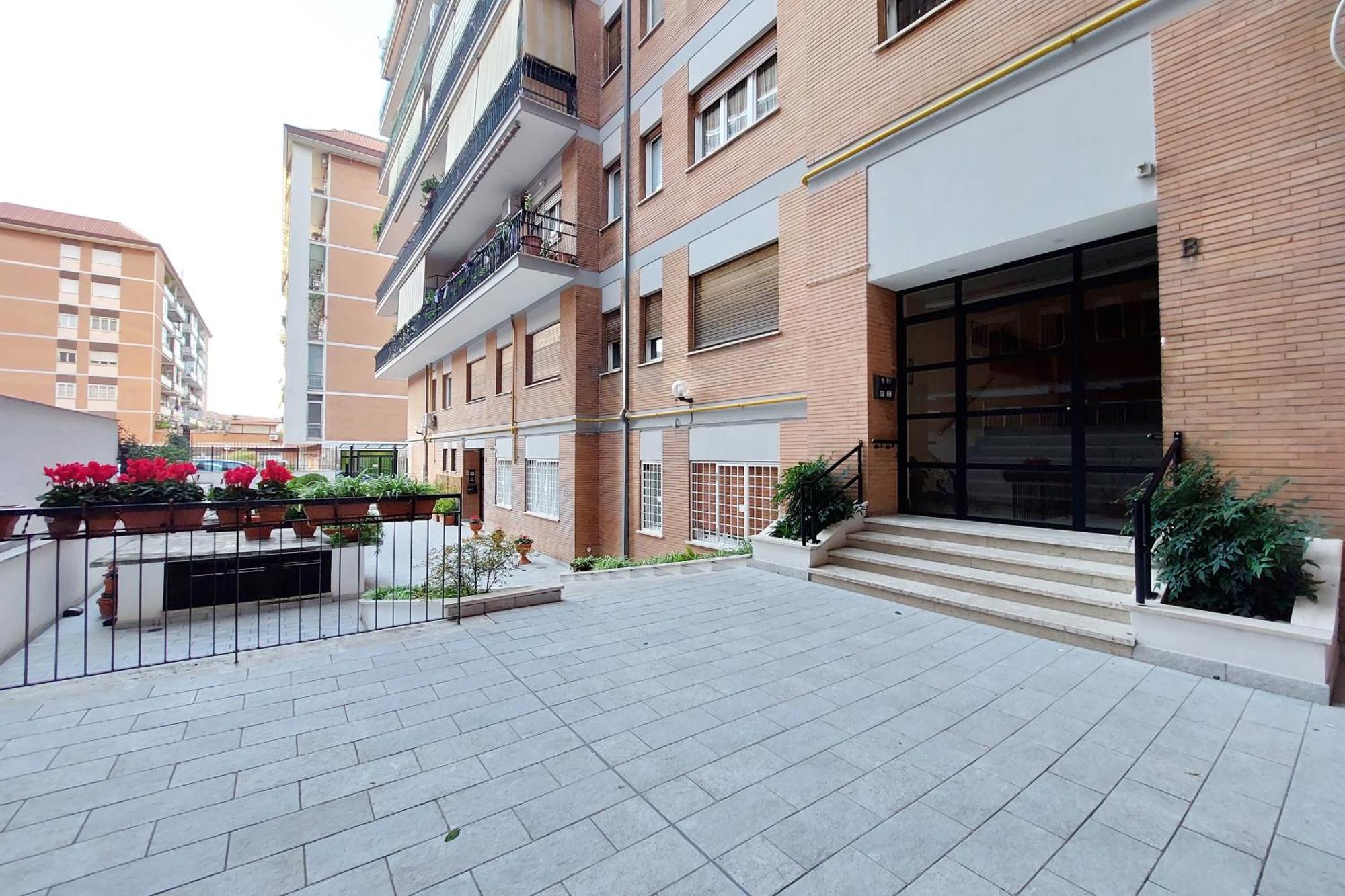 Lovely Apartment With Terrace Near The Vatican Rome Exterior photo